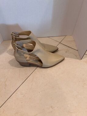 Sole Society Neutral Cutout Pointed-Toe Low Heel Booties